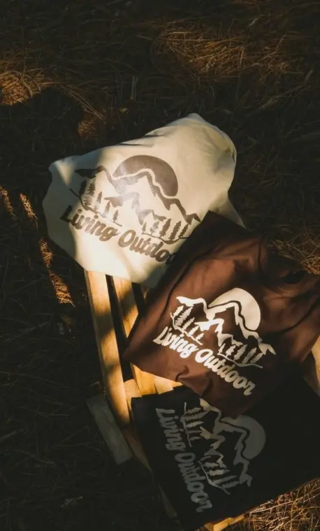 Remeras Ride & Shine con luz de atardecer